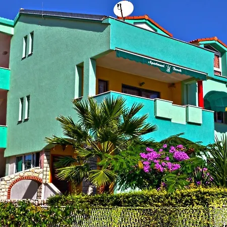 Lux Benak Apartment *